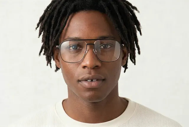 Axel on a model, Black / Gold