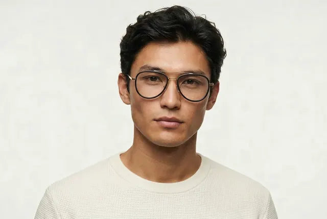 Zane on a model, Black / Gold